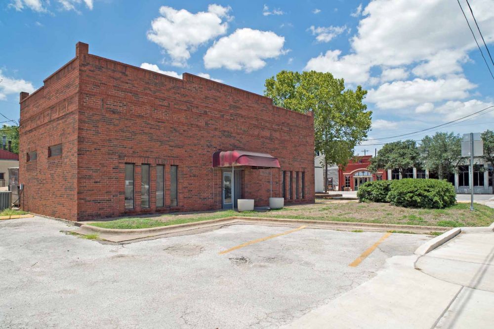 View Property 201 S Colorado St, Lockhart, TX 78644 Amelia Smith Austin