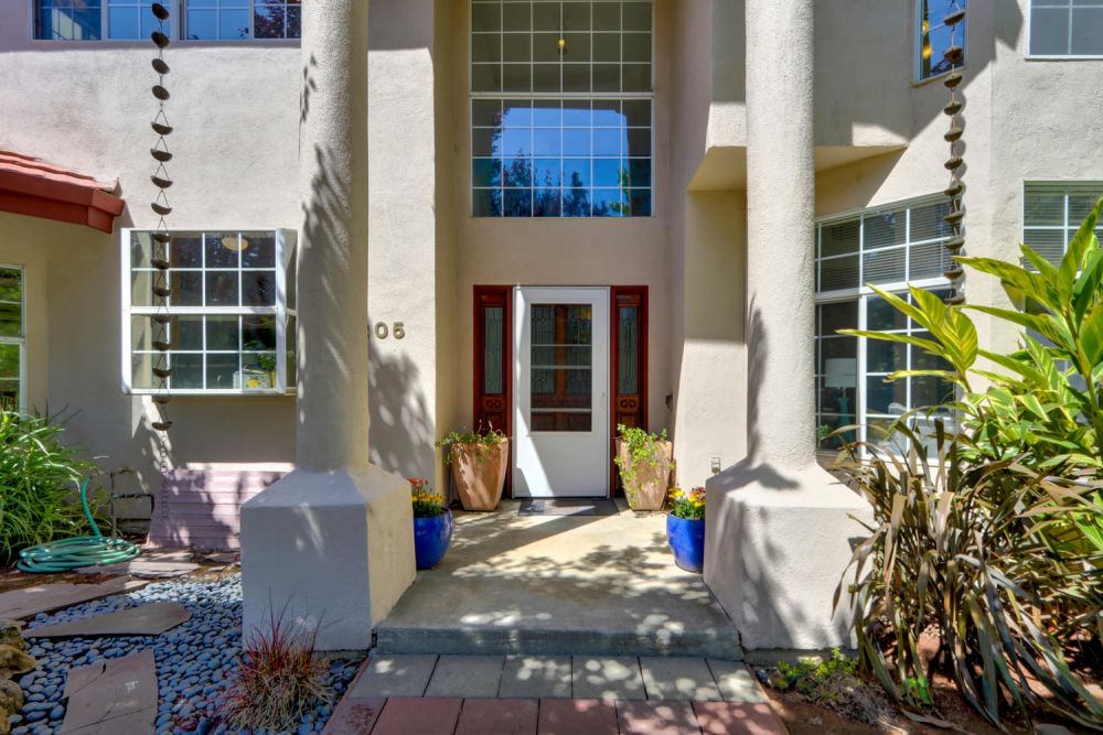 2205 Isle Royale Ln.